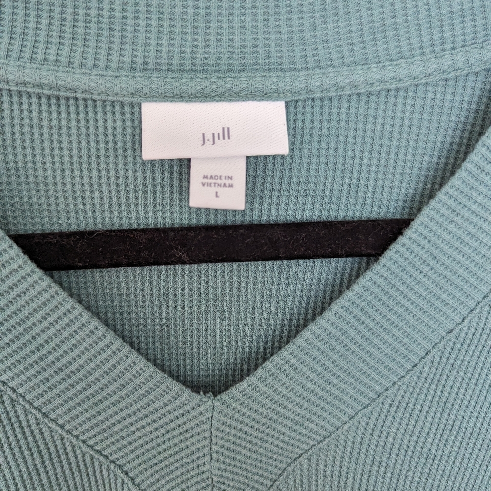 $10 SALE J Jill Long Sleeve Thermal Top V Neck size large sage green capsule - Picture 3 of 12